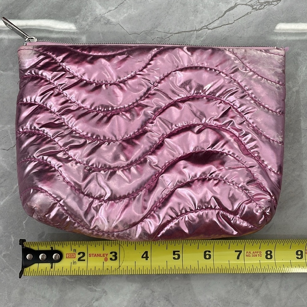 Makeup or Toiletries Bag - Picture 14 of 15